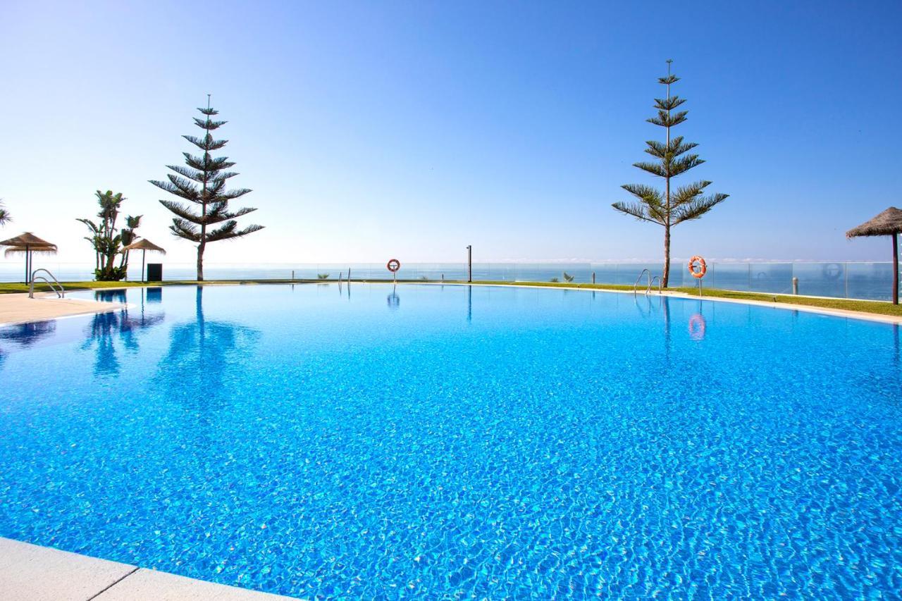 Apartamento frente al mar con increíbles piscinas Benalmádena Exterior foto